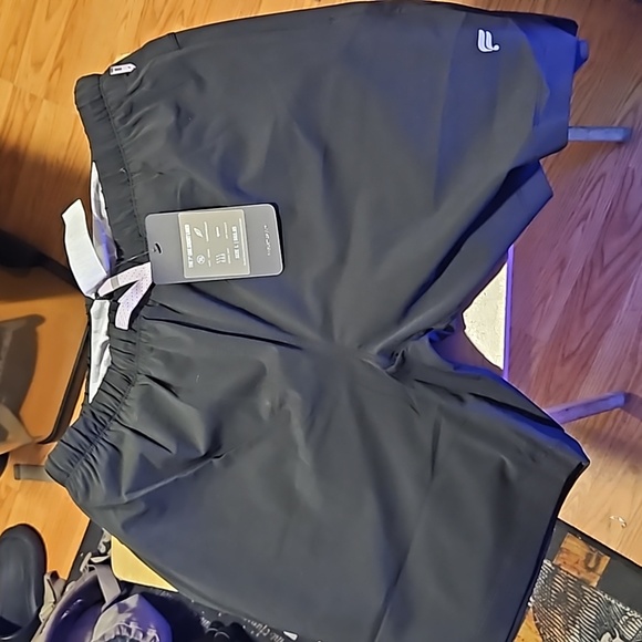 Shorts - Picture 2 of 4